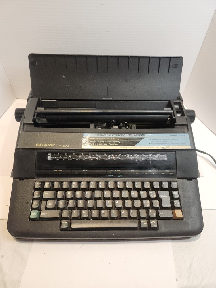 SHARP PA-3100 PORTABLE ELECTRONIC INTELLIWRITER TYPE WRITER VINTAGE
