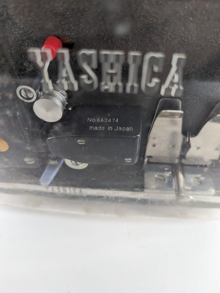 YASHICA 8P Vintage Projector