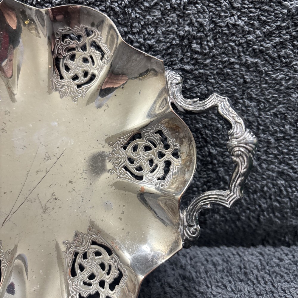 Silver plated Dish "Essay" Made in Canada. E.P. Copper 1001. Hall Marked