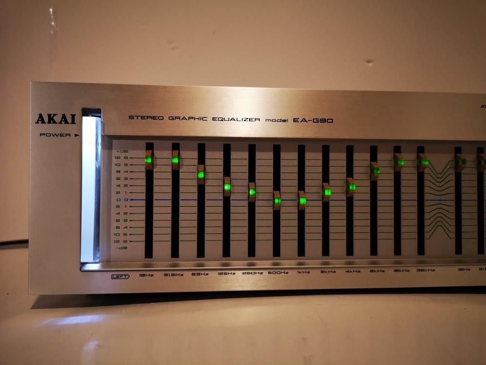 AKAI Stereo Graphic Equalizer EA-G90