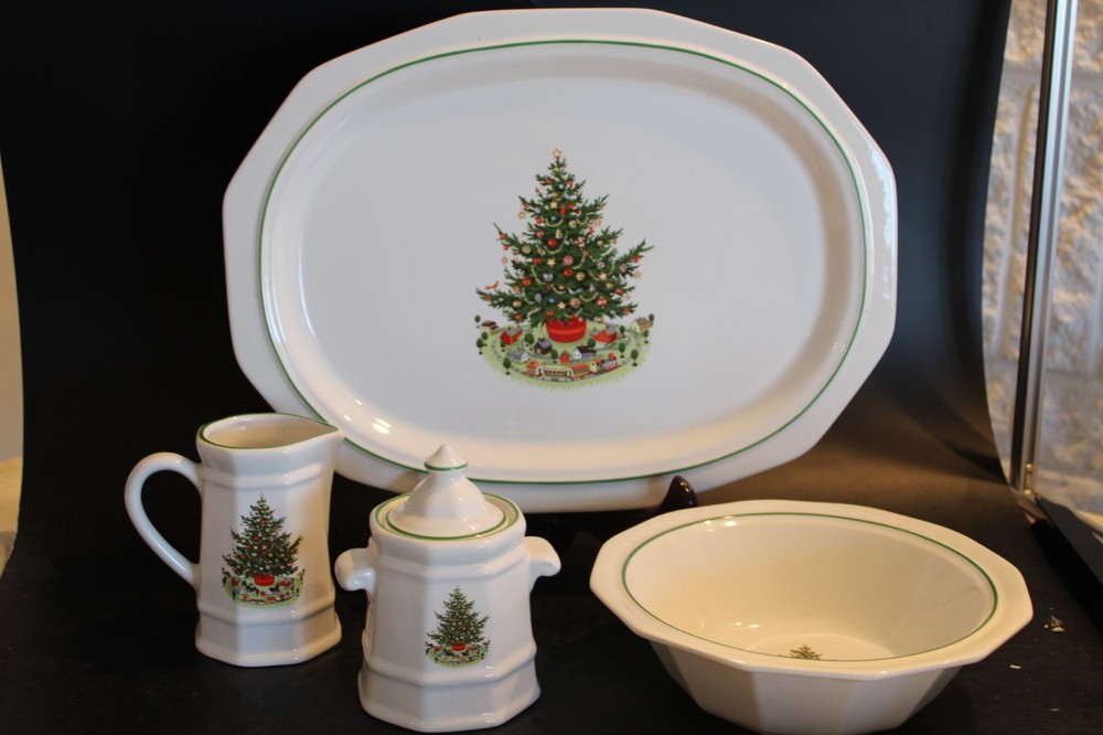 CHRISTMAS HERITAGE PFALTZGRAFF  5 Pieces hosted set