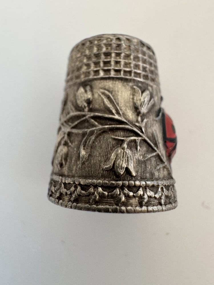 VTG Sterling Silver, W/Abalone Shell Top, Thimble Box W/Lady Bug Thimble.
