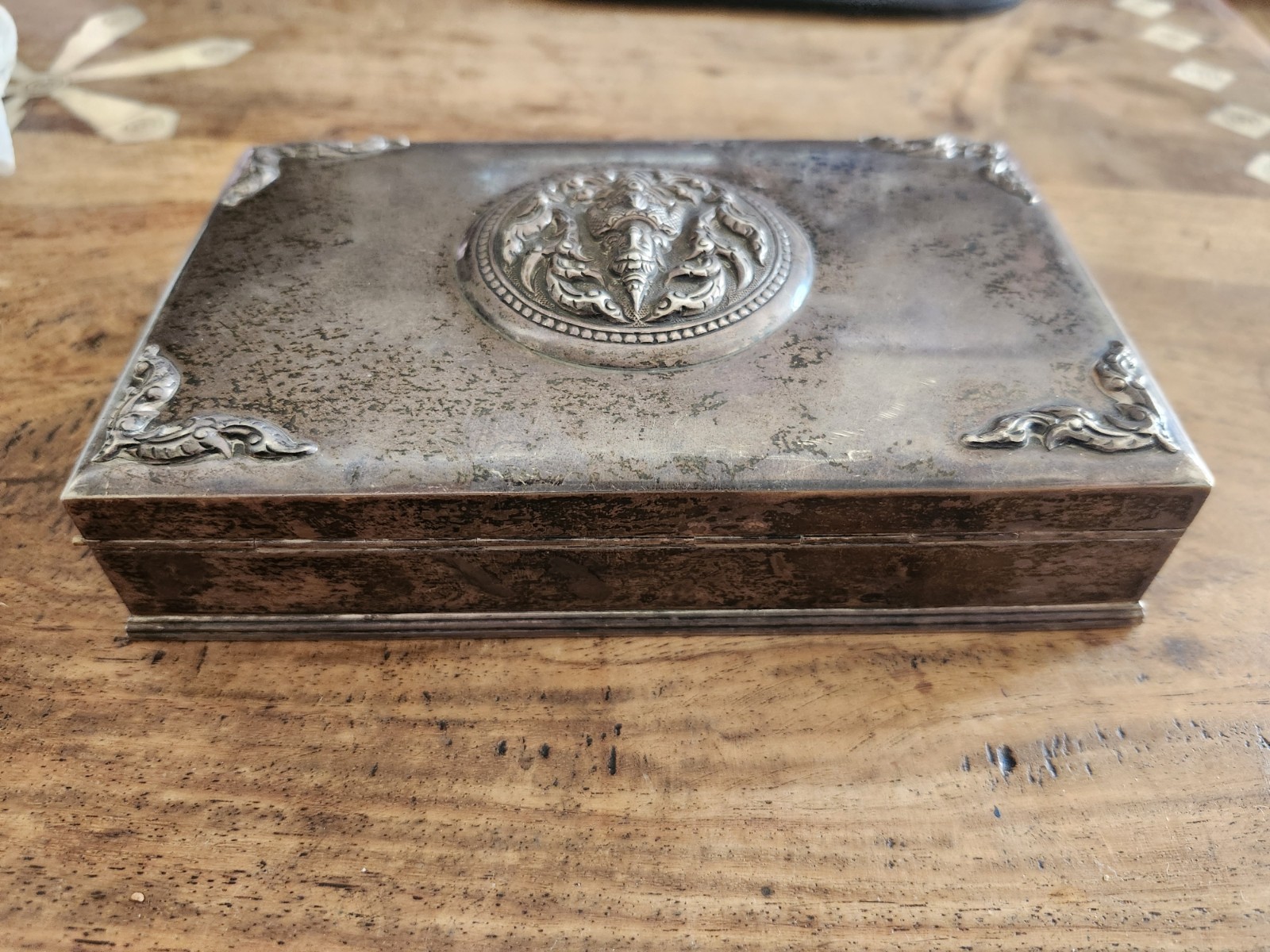 Vintage Sterling Silver Repousse Deity Box Thainakon Thailand Burl Lined 418g