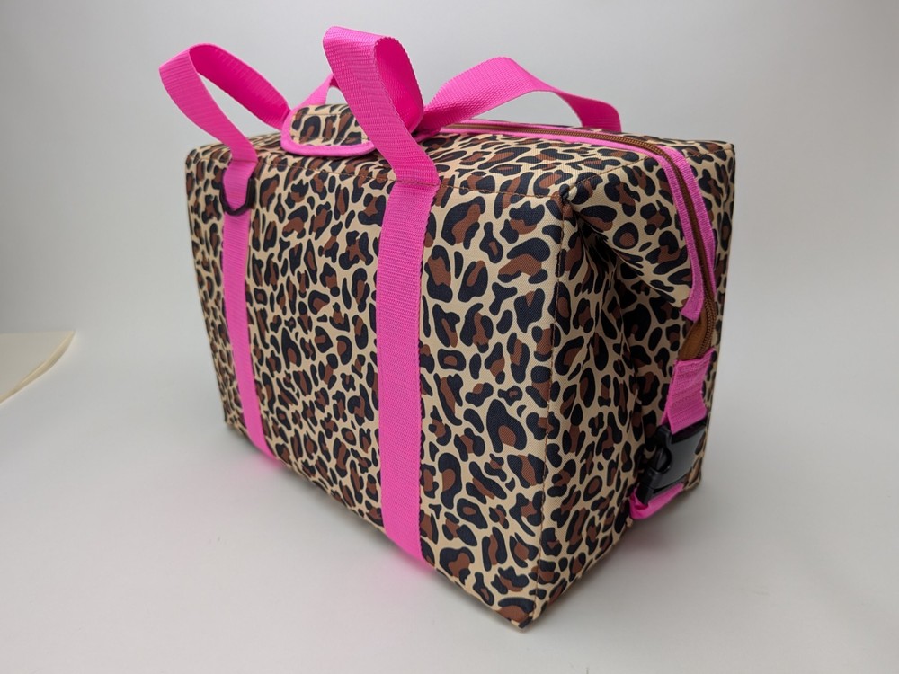Buc-ee's Leopard Pink 24-Can Cooler Bag 600D Polyester Welded Liner