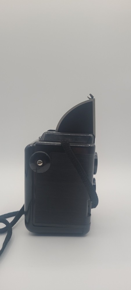 Vintage  Argus Seventy-Five Camera w/Flash & Case.