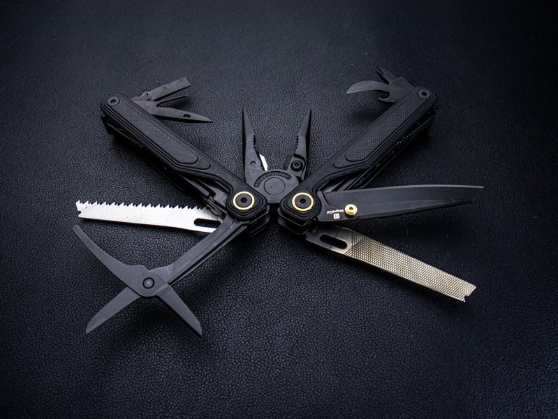 Leatherman Wave Alpha Obsidian Black Multi-Tool (WAVAL-OB)