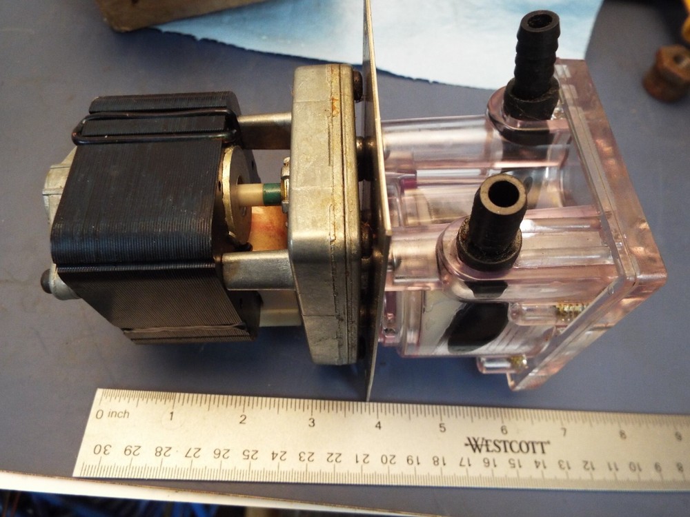 ECOLAB Peristaltic Pump Single Roller 100V