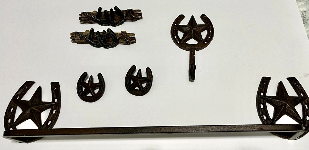 Rustic Iron Lone Star Bathroom Accessories (4 Knobs/Handles & 2 Towel Holders)