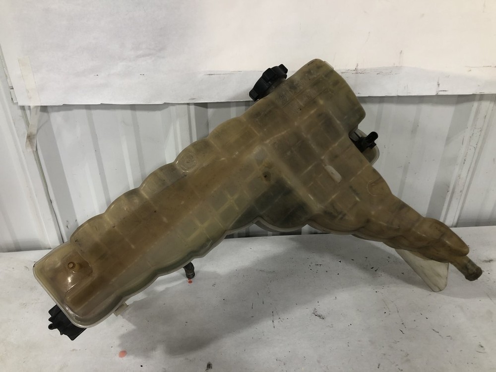 2012-2018 Peterbilt 579 Radiator Overflow Bottle - Used