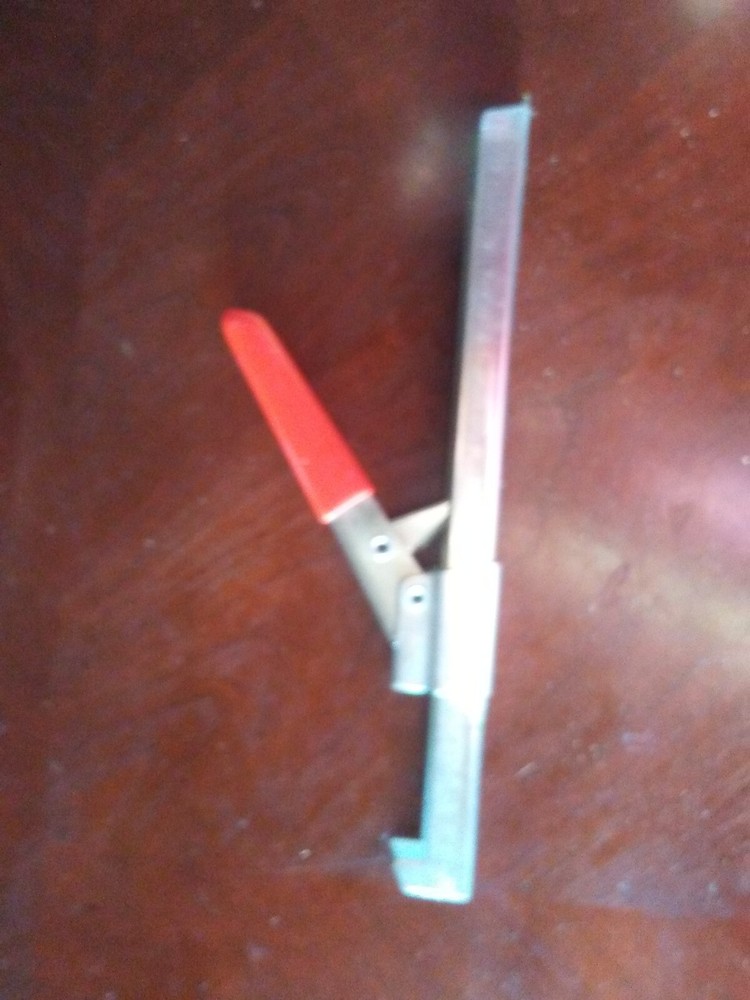 Swing-A-Way jar opener