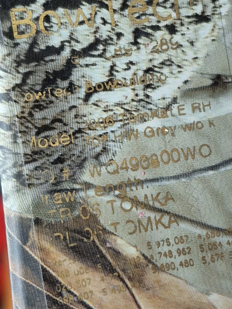 Bowtech Tomkat RH Compound Bow 70 LBS Camo