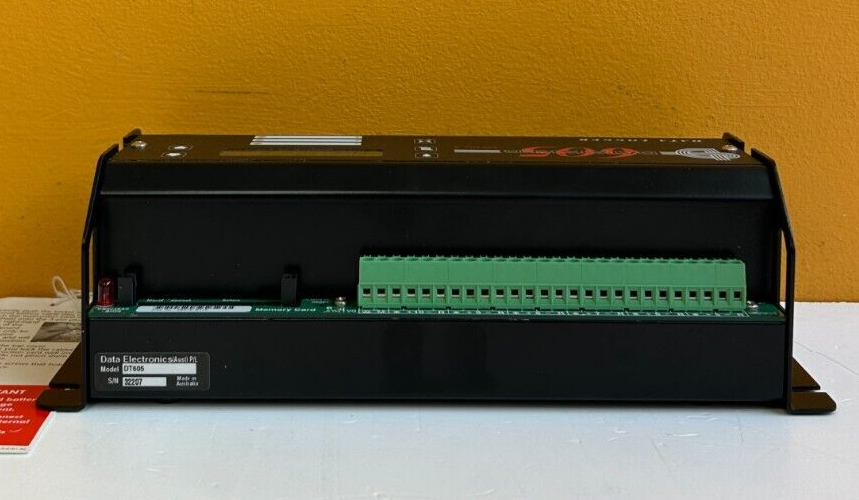 Data Electronics Datataker 15 bit/1 uV Resolution, DT605 Data Logger. New!
