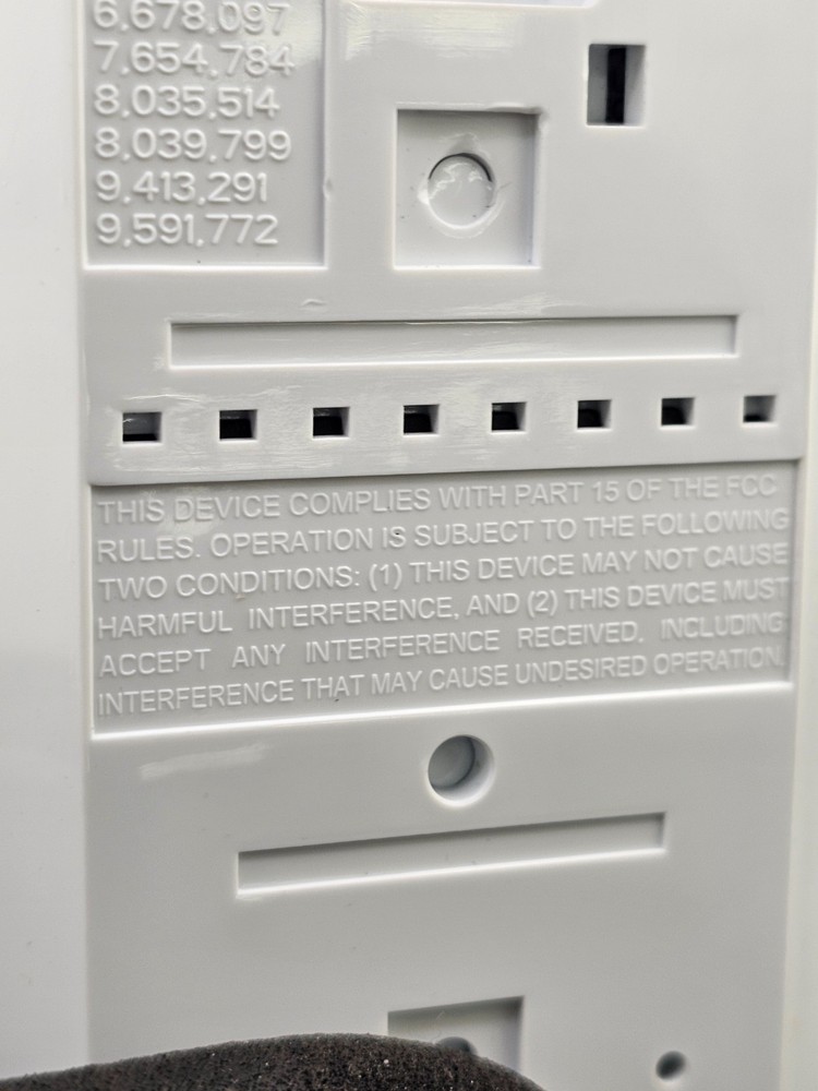 Resideo IS3035V: Passive Infrared Motion Sensor White