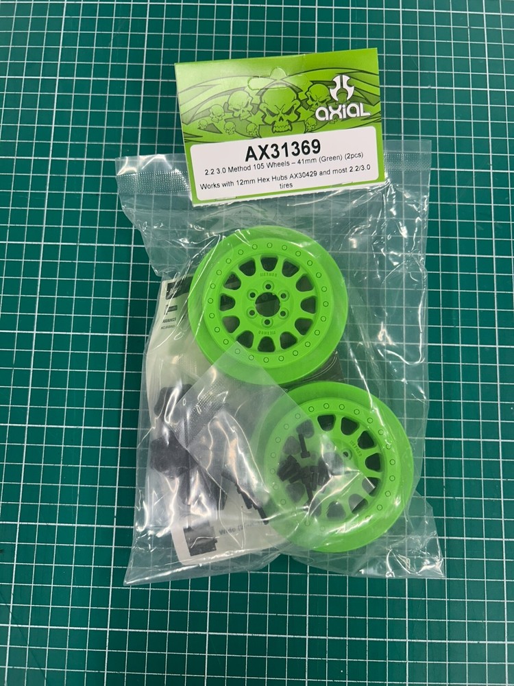 Axial 2.2 3.0 Method 105 Wheel 41mm Green. 2 per package