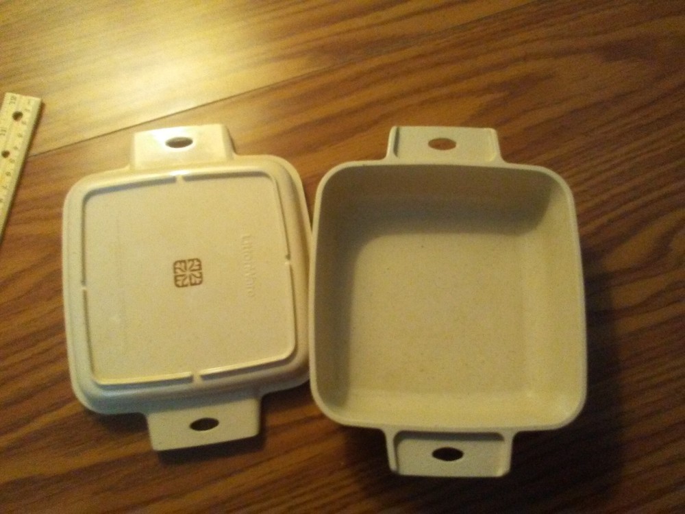 Littonware 1 Quart square microwave dish