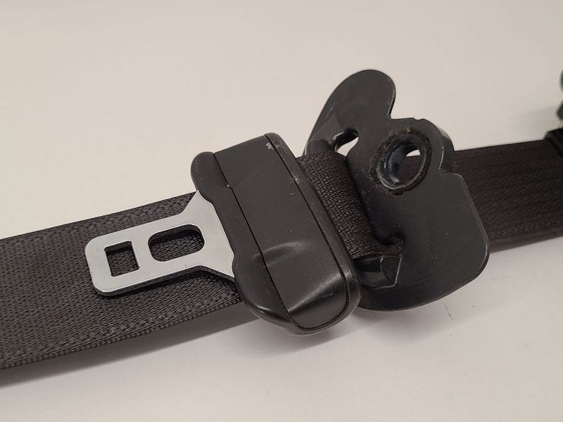 2013-2019 Ford Taurus Front Left Driver Seat Belt Retractor Assembly OEM