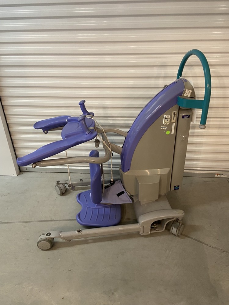 Arjo Huntleigh Sara Plus 420 Lift with Scale