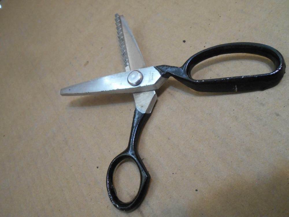 Stellar Wave Ruffle Edge Scissors ~