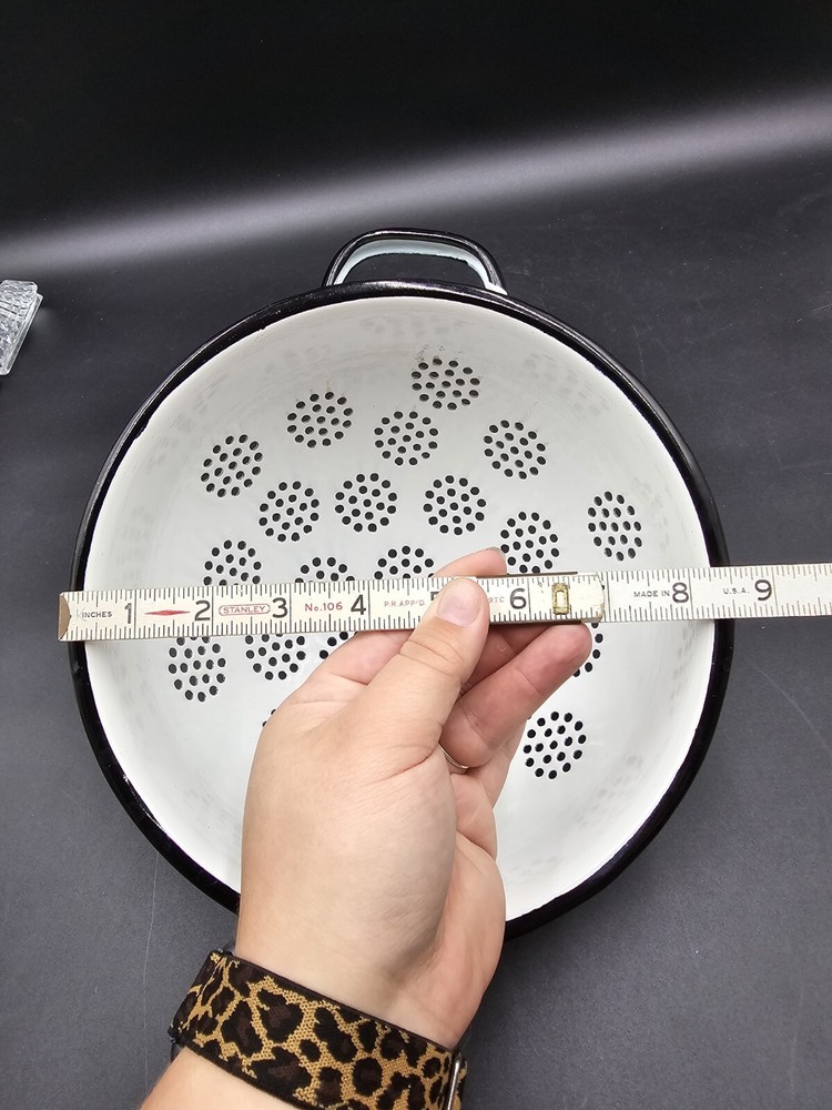 Farmhouse Rustic White Long handled Enamel Ware Colander 20 CM