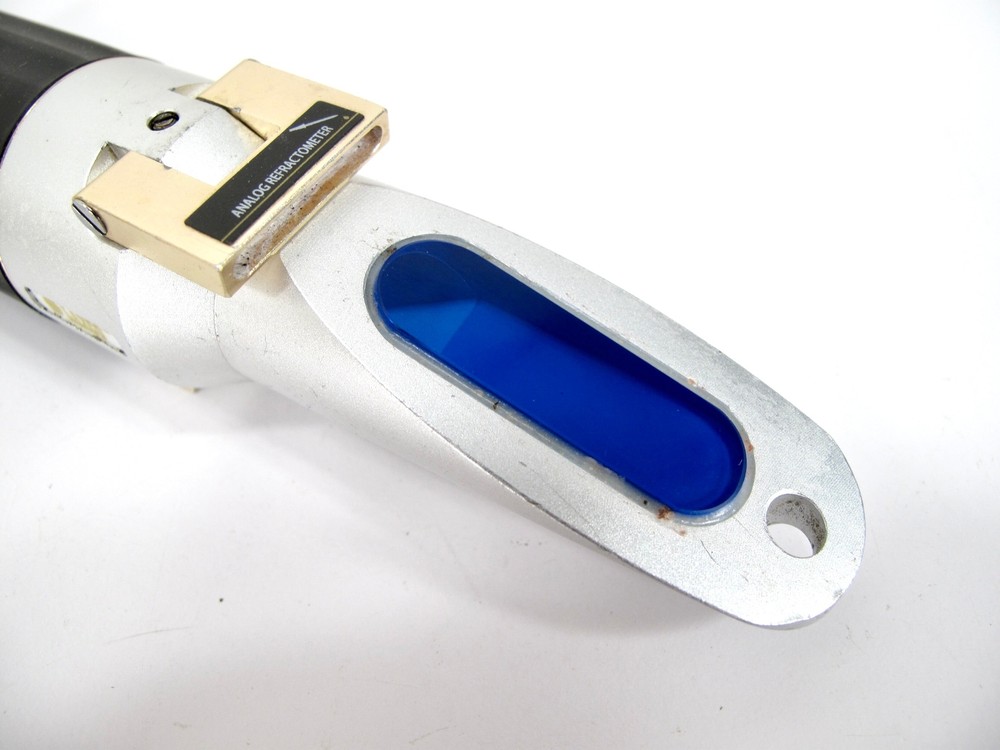 Laxco™ IRC-200 Handheld Analog Clinical Refractometer