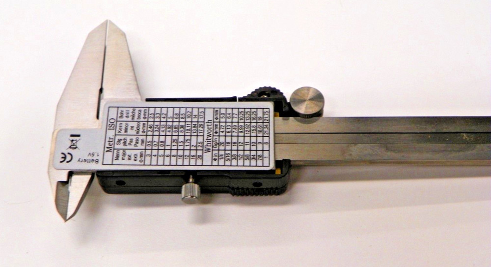 6" (150mm) DIGITAL CALIPERS & DEPTH GAGE A025