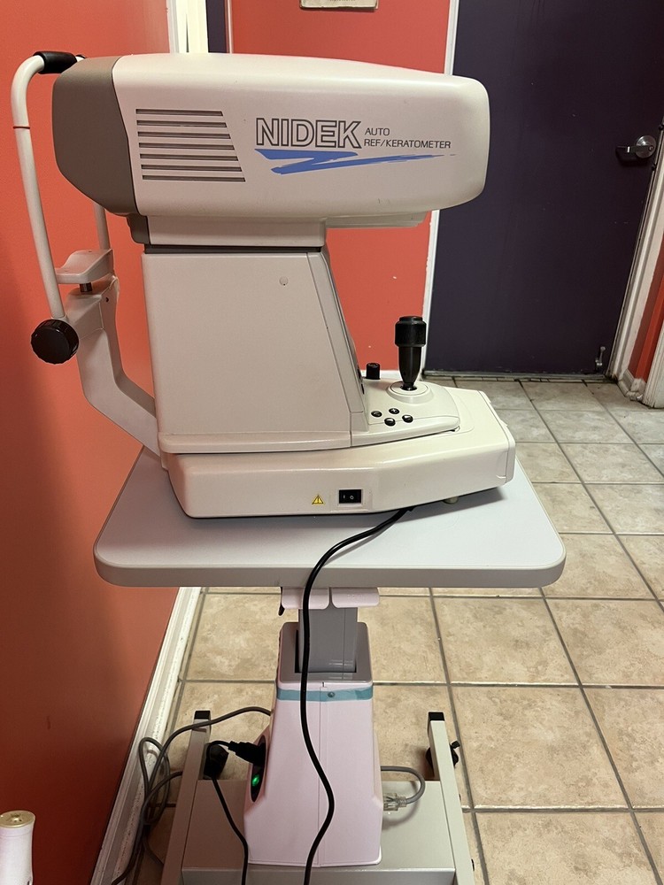Marco-Nidex Auto Refractor/Keratometer with A Electric Fluctuating Table