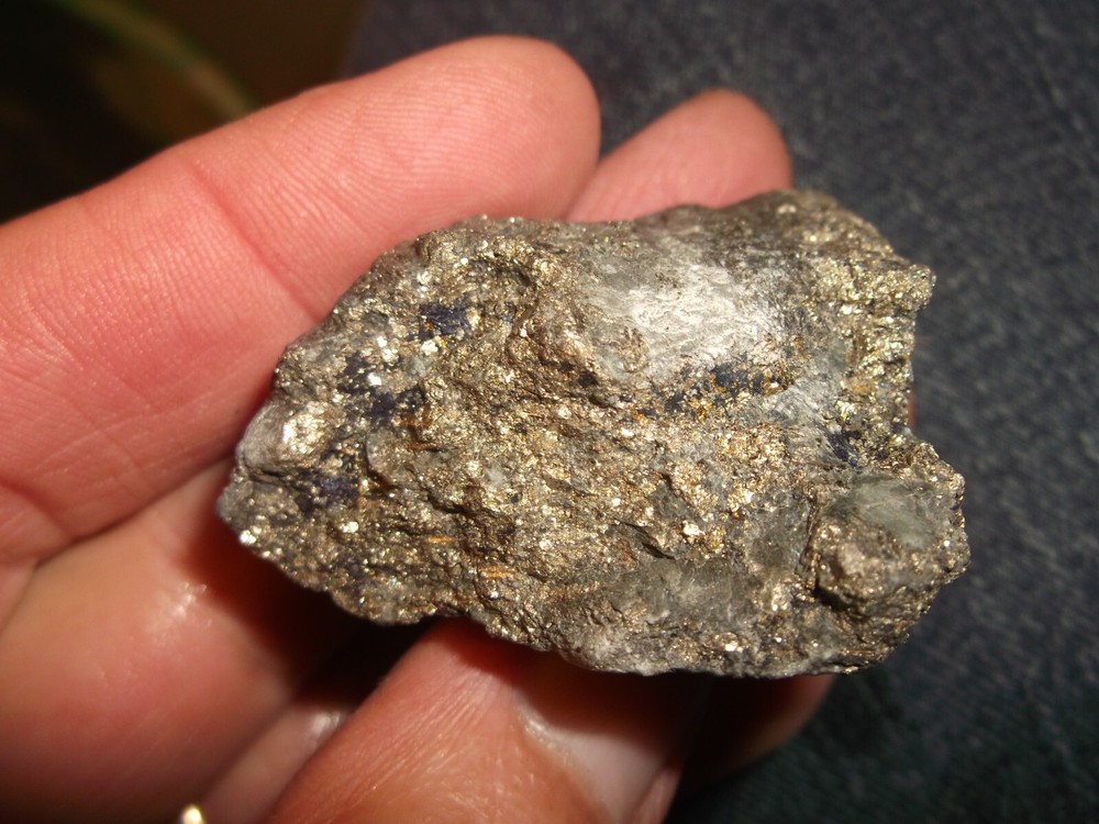 Gold, silver, copper, 76 grams samples ,ore high grade .