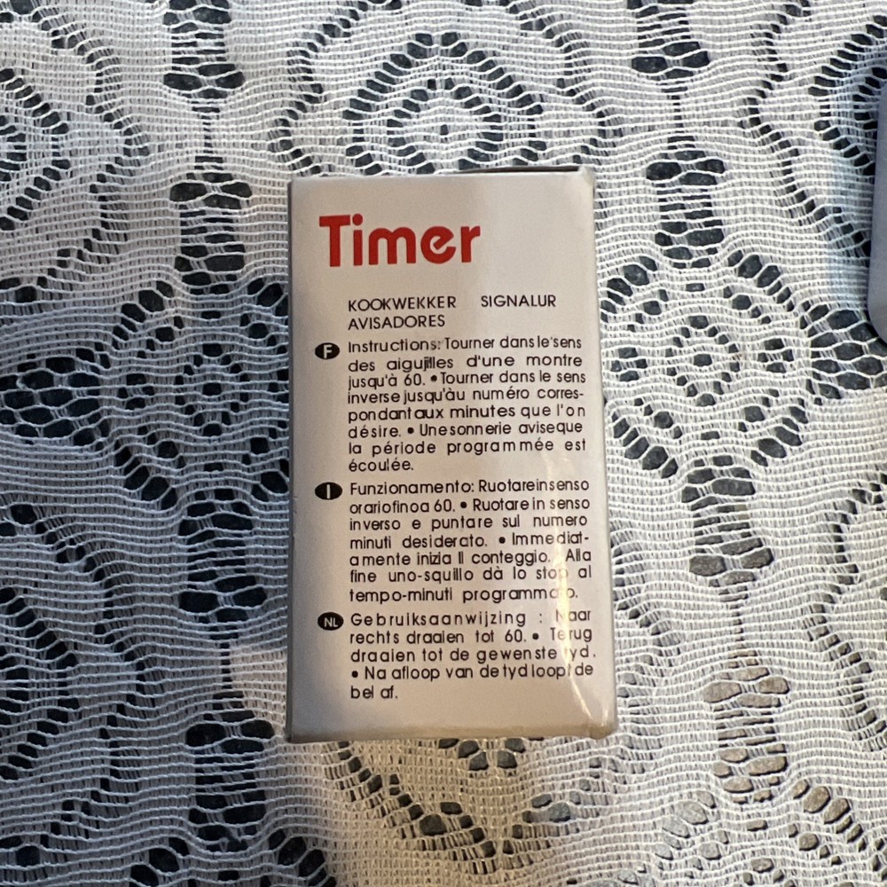 Kitchen Timer 60-Minute White With Black Numbers Excellent Condition