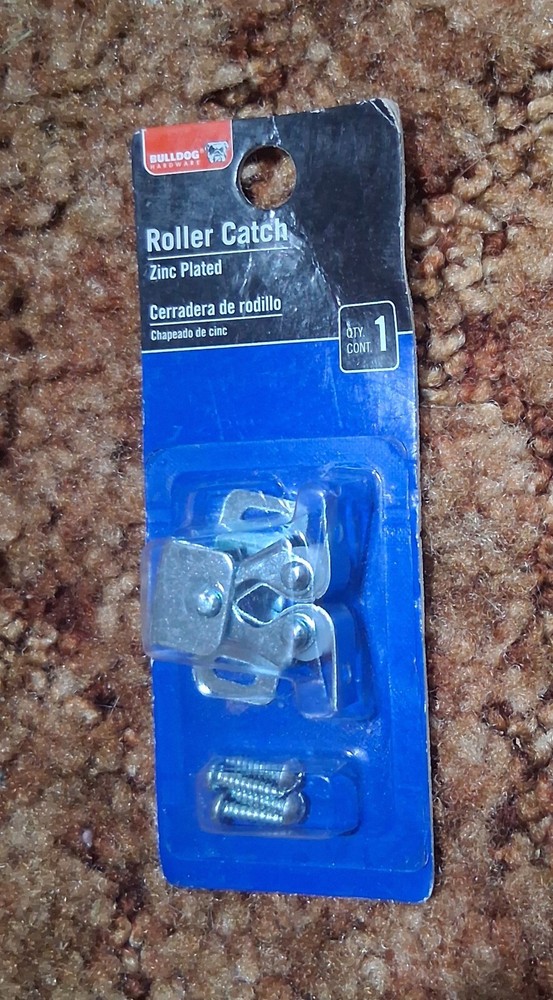 Zinc plated roller catch, qty 1