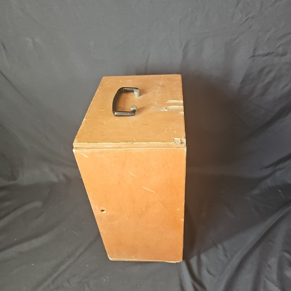 VINTAGE MONOLUX MICROSCOPE IN CASE Missing Pieces