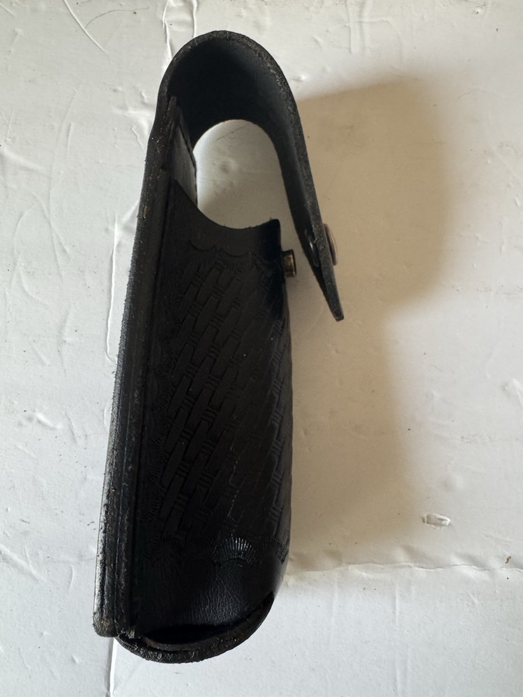 Galls Holder