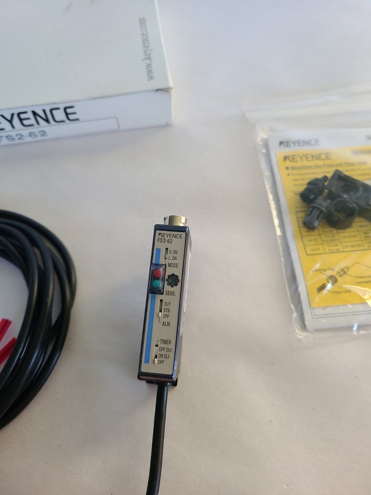 Keyence FS2-62 Fiber Optic Sensor Amplifier