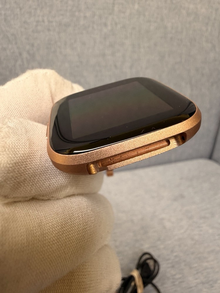 Fitbit Versa 2 Activity Tracker copper rose color - Read Description