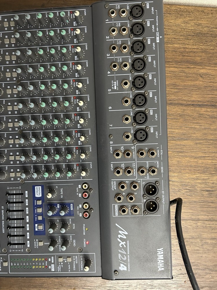 Yamaha MX12/4 Mixing Console