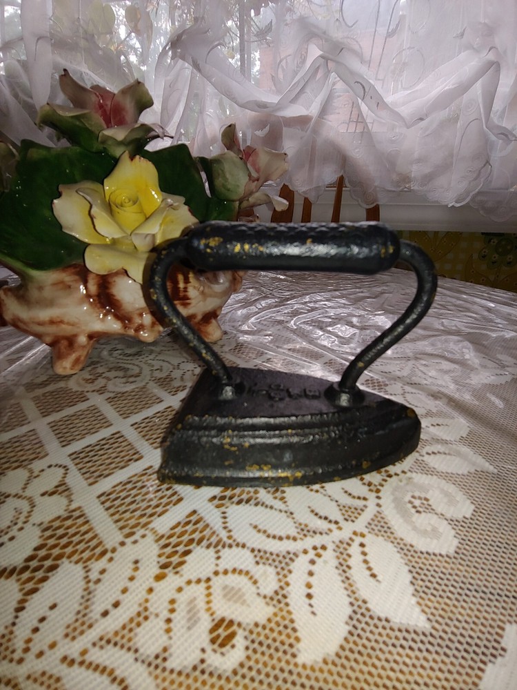 Antique Cast Iron Sad Iron, B & Co., 4 Lbs.