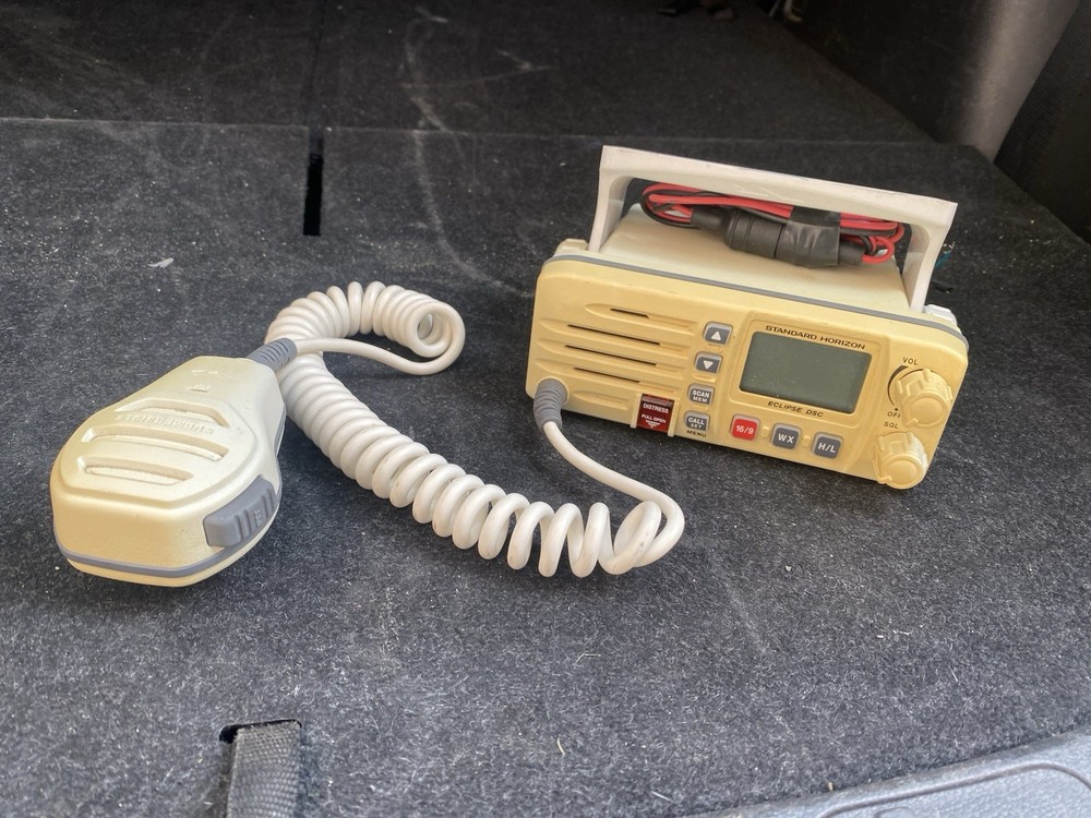 Standard Horizon ECLIPSE DSC Marine VHF GX1000s