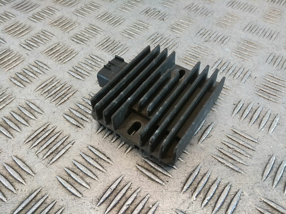 2011 KAWASAKI ER 6F  RECTIFIER REGULATOR