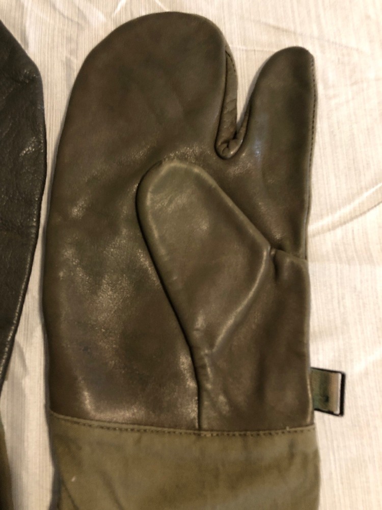 Never Used WW2 German Trigger Mittens / Shooting Gloves