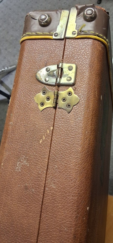 1989 Gibson Explorer Hard Case Brown