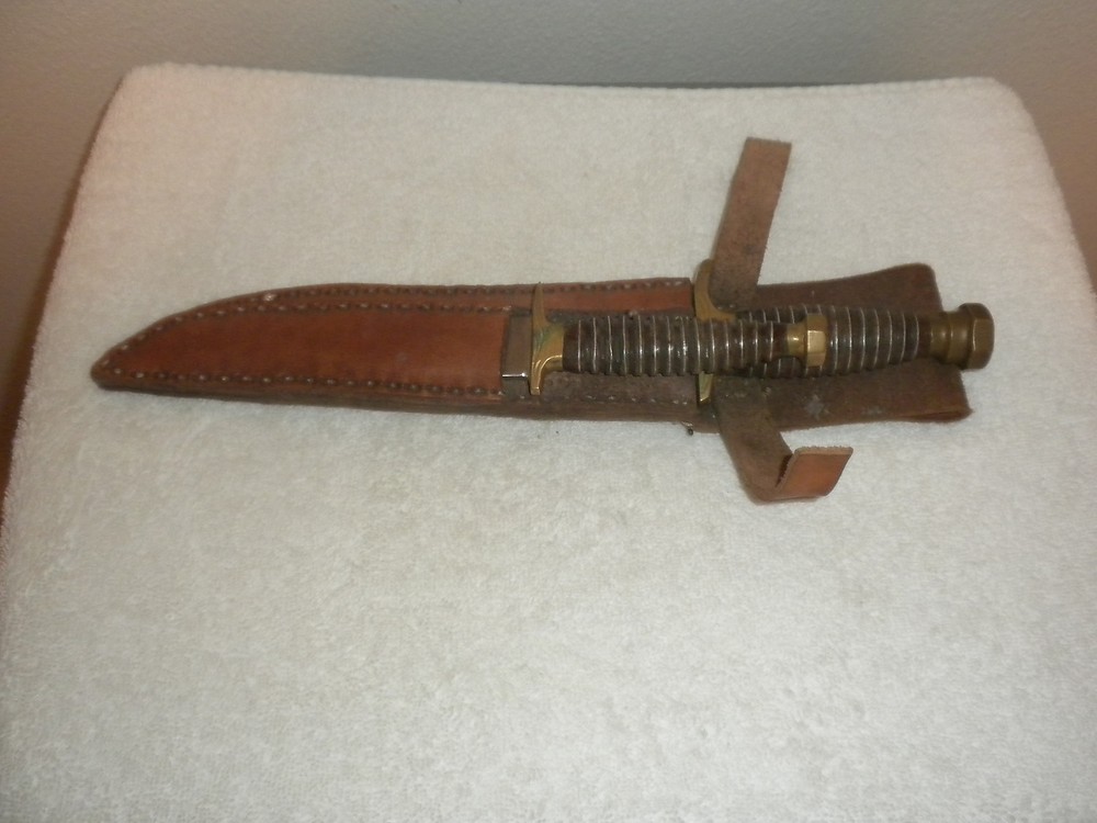 TWO KNIVES SAME DESIGN WITH LEATHER HOLDER