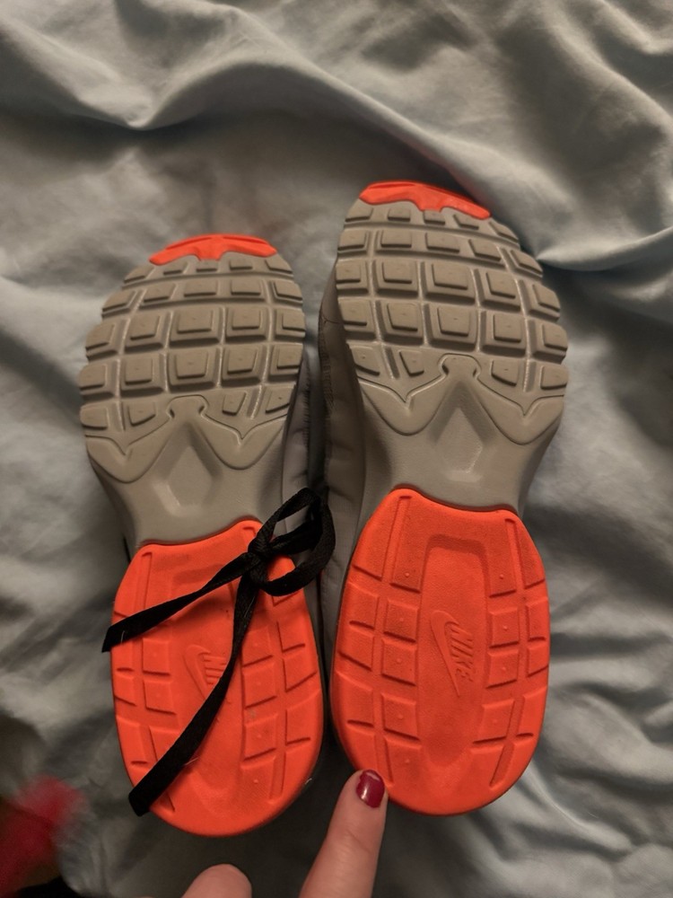 Nike 7y Sneakers