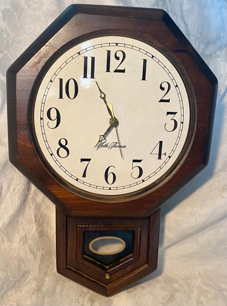 Vintage Seth Thomas Oak Hanging Wall Clock