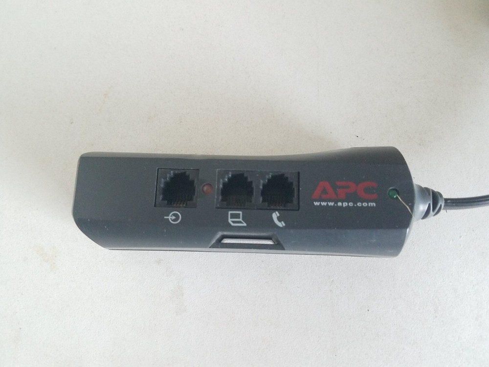 APC PNOTEPRO3 Mobile Surge Protector 2.5 Amps