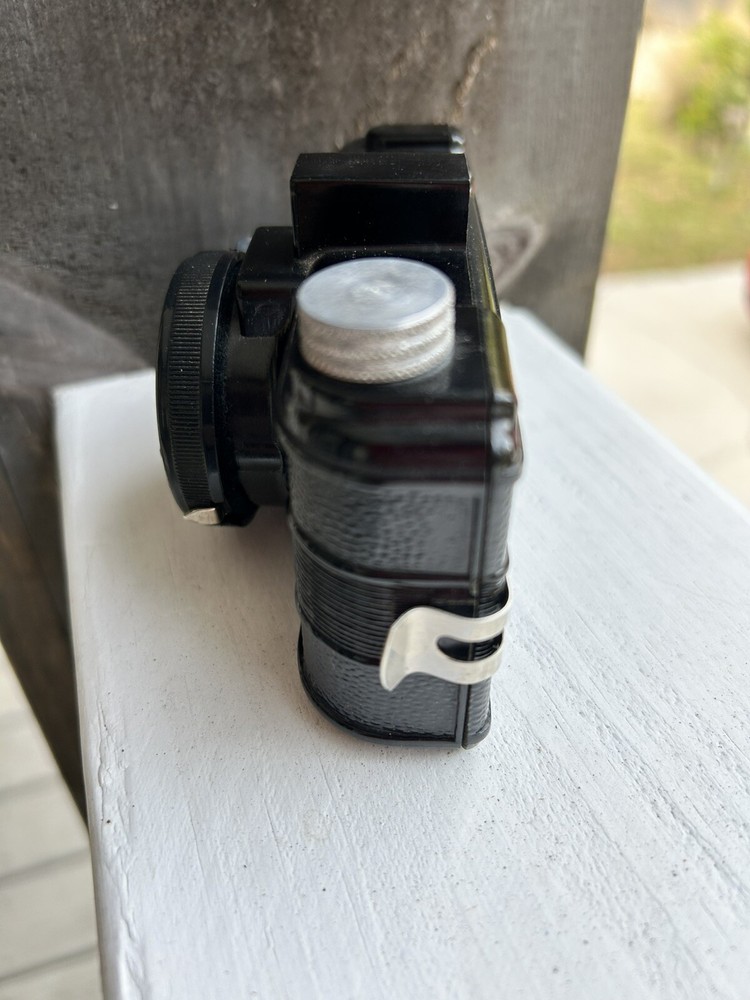 Vintage Mar-Crest Camera Plastic Camera, Untested