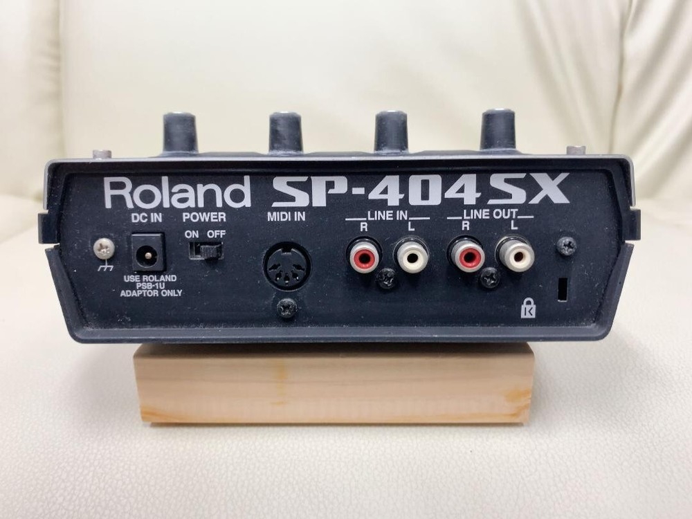 Roland SP-404SX Compact Linear Wave Sampler