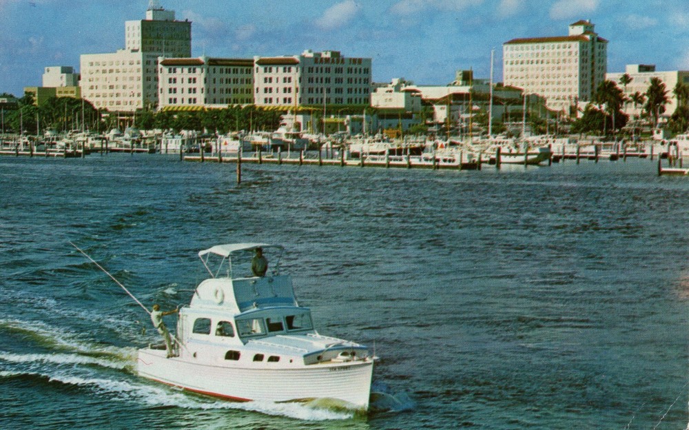 WEST PALM BEACH, FLORIDA - PC3425