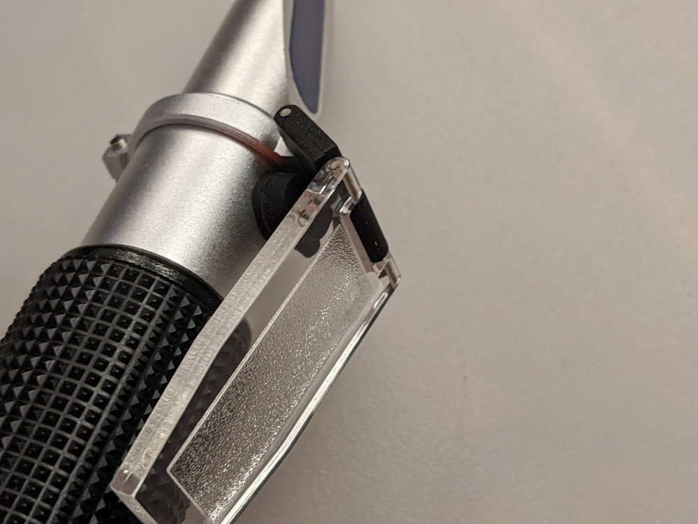 Portable Brix Refractometer REF113ATC. New Open Box