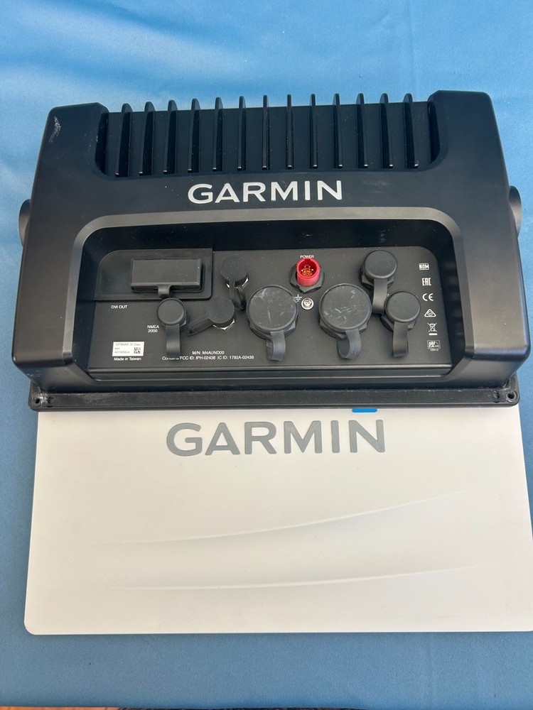 Garmin GPSMAP 7612XSV 12" plotter
