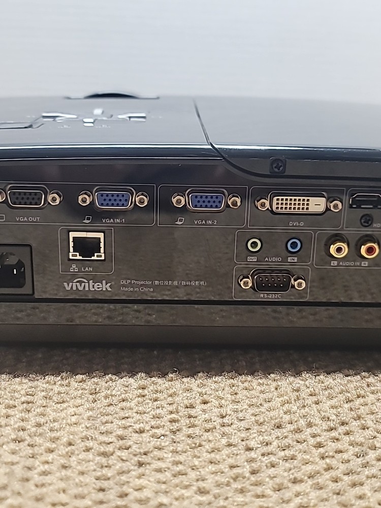 VIVITEK D965 DLP PROJECTOR WORKS GREAT!!