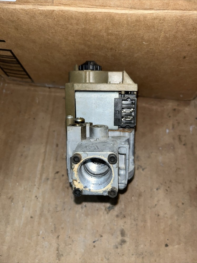Honeywell VR8200A 2173 Gas Valve